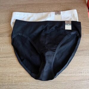 NWT Set of 2 White Black High Cut Ambrielle Soft Underwear Bikini Size 6 Classic